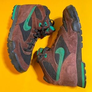 Vintage Nike Hi-top Suede Boots